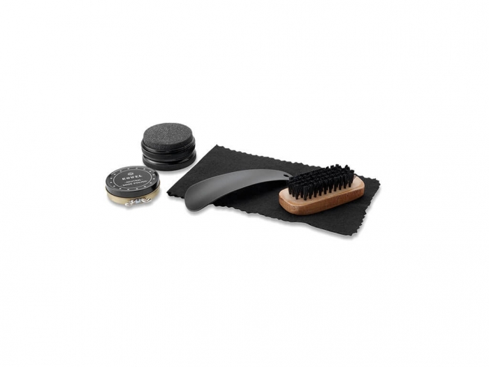 Luxurious shoe polish kit