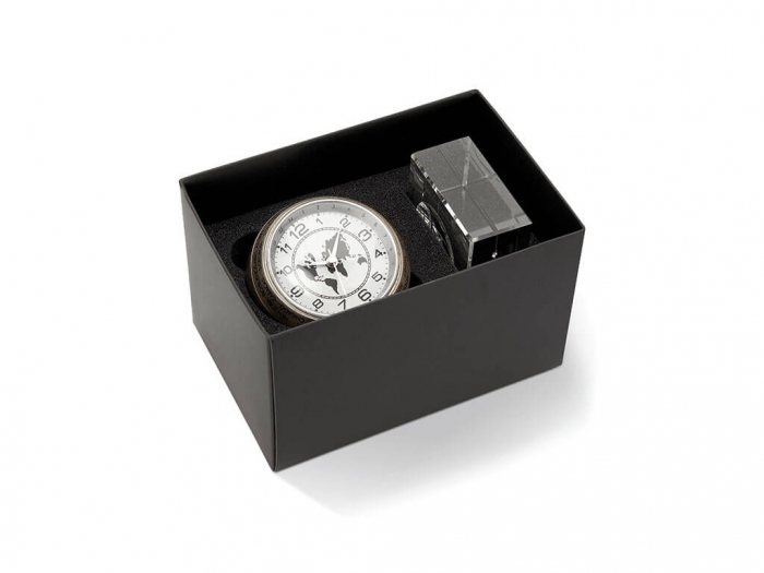 Ball shaped analogue desk clock