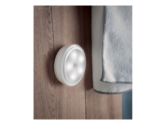 Motion sensor light