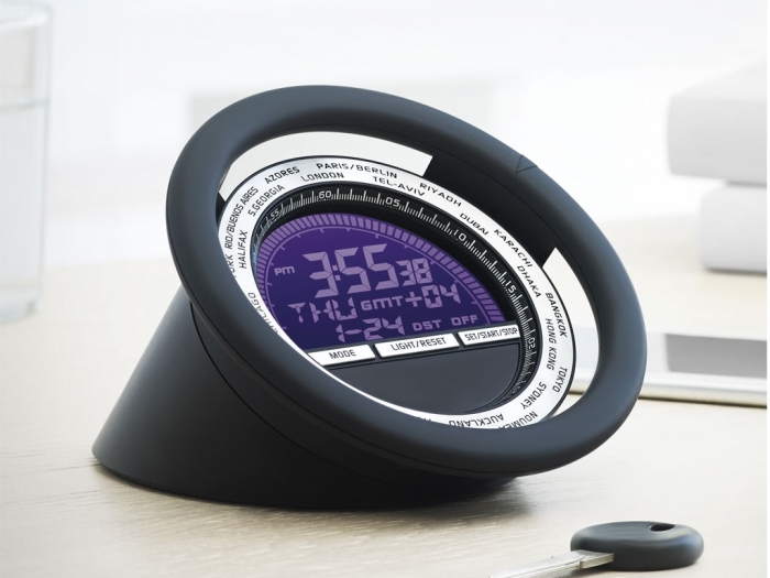 Desk clock in steering wheel shape